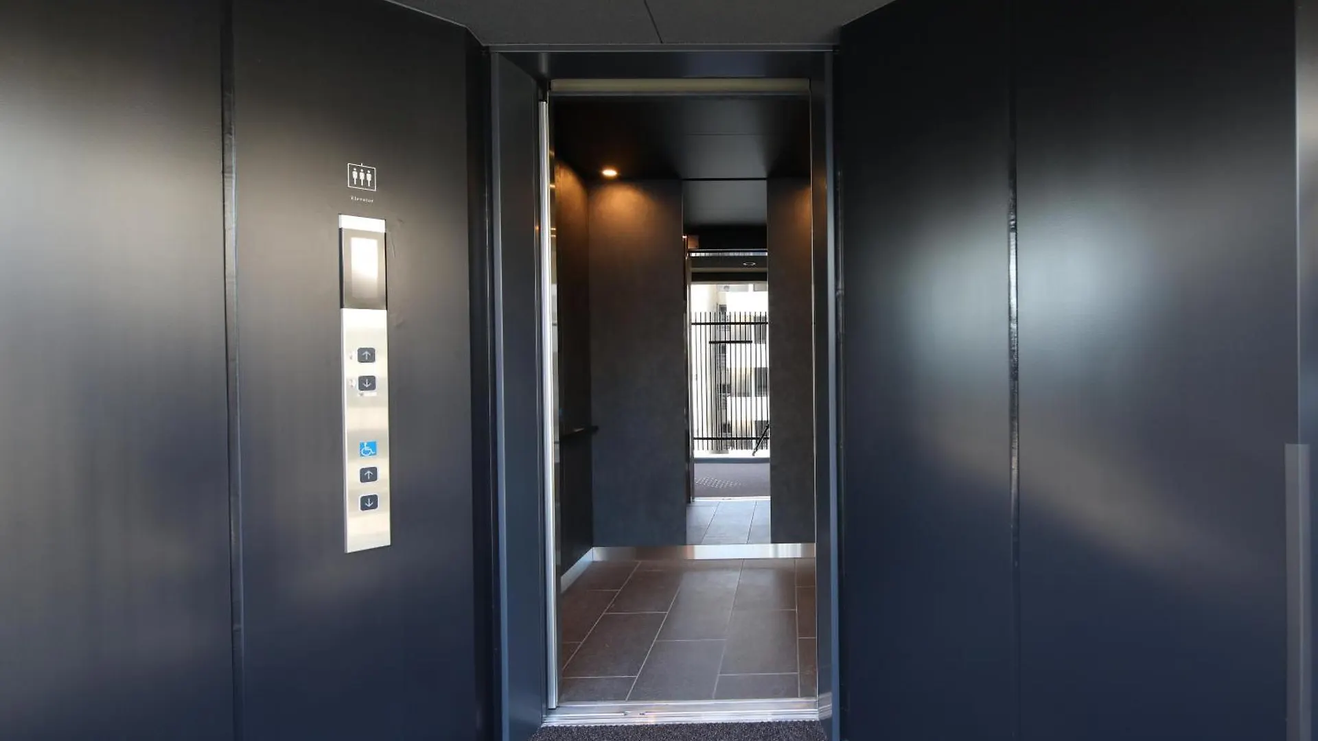 Koko Hotel Residence Kyoto Nijo Castle 4*,  日本